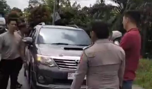 5 Kali Mangkir dari Panggilan Polisi, Oknum Kades Tanjung Terang Akhirnya Diciduk di Depan Mapolsek Gunung Megang