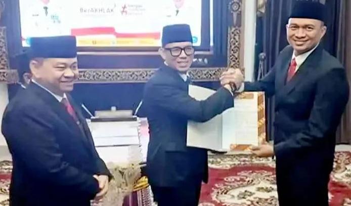 Alva Elan Resmi Dilantik Jadi Sekda OKU, Bupati Teddy Tegaskan Peran Strategis Sebagai Penghubung Pemerintahan