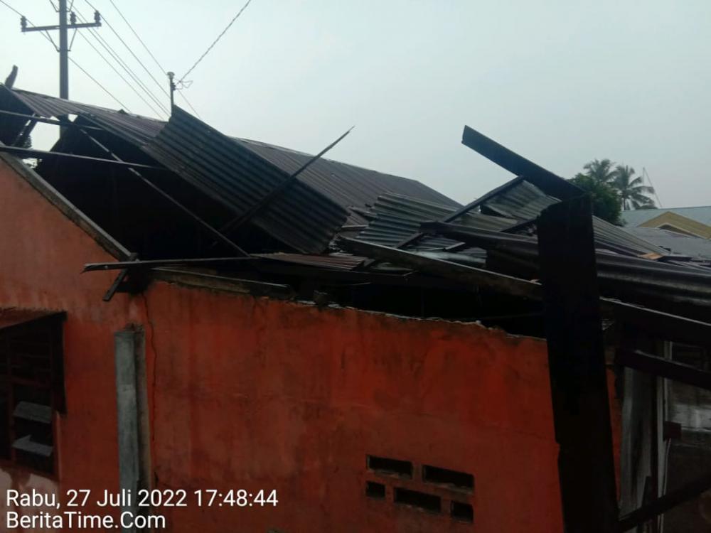 Seorang Warga Tewas Ditimpa Pohon Akibat Angin Kencang