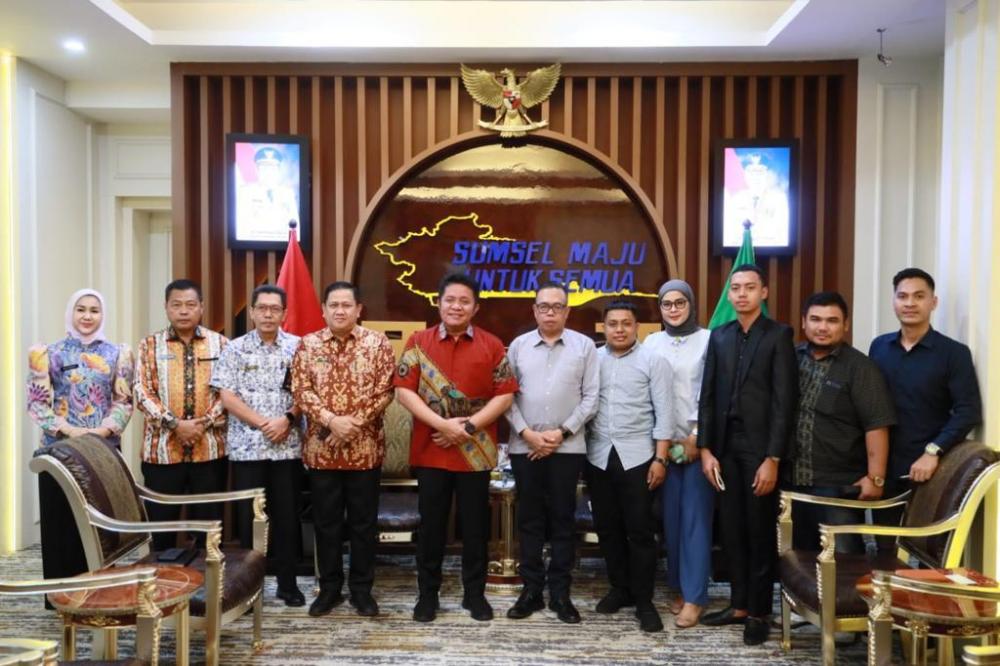 Audiensi Bersama Gubernur, Direktur Eksekutif Lintas Politika Indonesia Komitmen Jaga Dinamika Politik Secara Sehat dan Dinamis