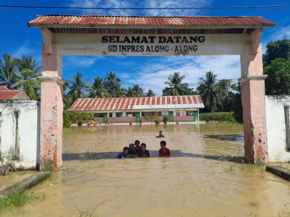 Banjir Rendam 110 Rumah Warga dan Lahan Pertanian di Mamuju Tengah