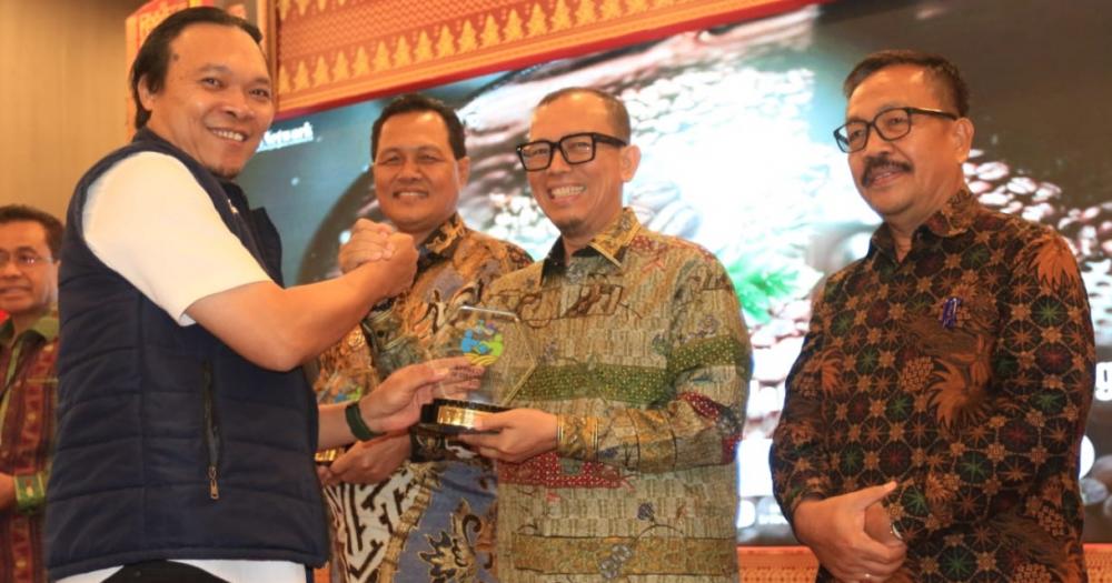 Budidaya Kopi Liberika Terus Dikembangkan di OKU, Bupati Teddy: Cocok Ditanam Tumpang Sari