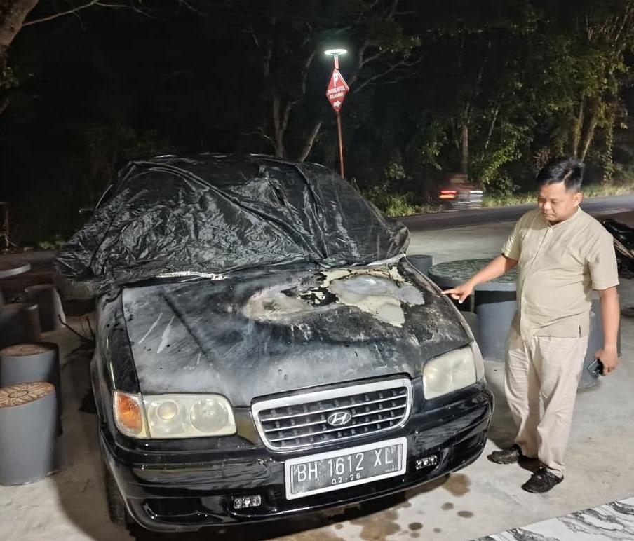 Diduga Korsleting Aki, Mobil Hyundai Terbakar di Jalinsum Lubuklinggau, Polisi Pastikan Tidak Ada Korban Jiwa