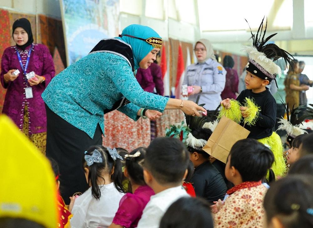 Dorong Pendidikan Anak Usia Dini, Dewi: Mengenalkan Busana Tradisional dan Menanamkan Nilai Kebhinekaan