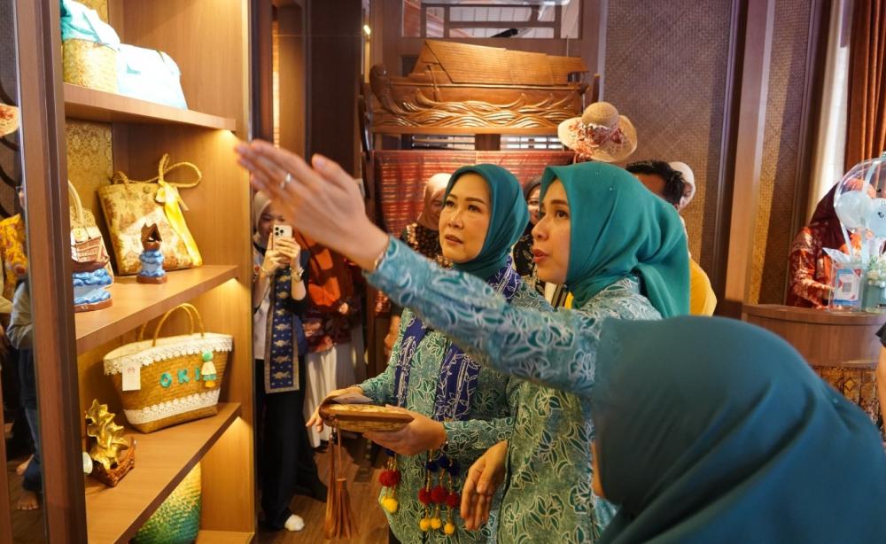 Galeri Dekranasda dan Warung PKK OKI Resmi Dibuka, Ruang Baru Menikmati Wastra dan Kriya Lokal Bernuansa Modern