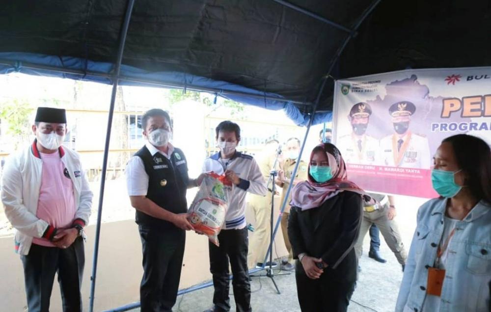 Gubernur HD Salurkan Bansos untuk Insan Pers
