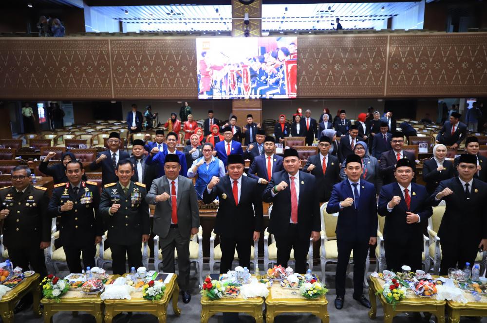 Gubernur Herman Deru dan Wagub Cik Ujang Khidmat Ikuti Pidato Kenegaraan Perdana Presiden Prabowo