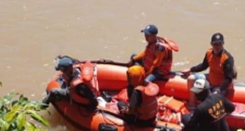 Hanyut di Sungai Ogan Saat Mandi, Pelajar SD Belum Ditemukan, Warga dan Tim Gabungan Lakukan Pencarian Intensif