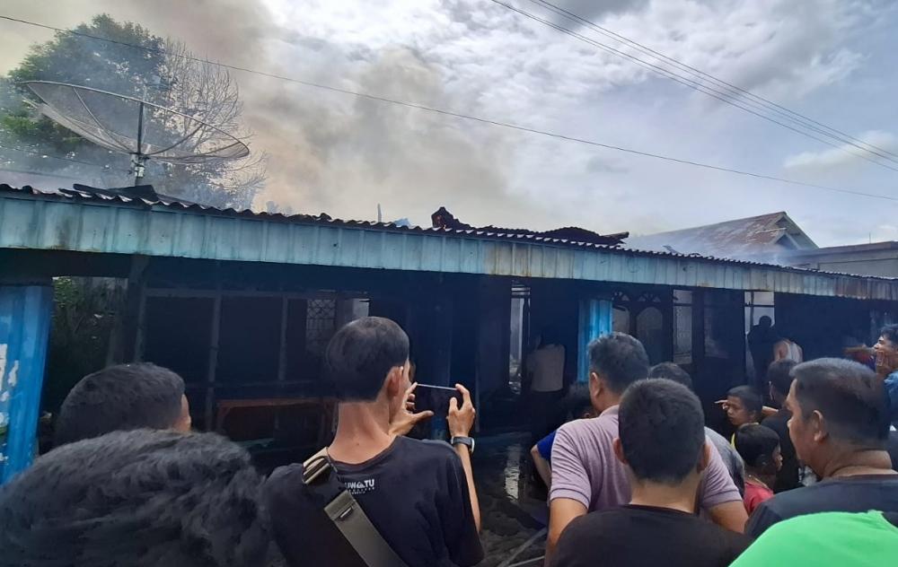 Ibu Muda di Lubuklinggau Diduga Sengaja Bakar Rumah yang Dijual Suaminya, Api Merembet ke Rumah Tetangga