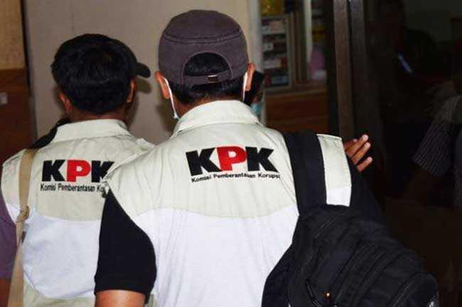 KPK Buka Segel dan Sita 4 Koper Dokumen PUPR Muba