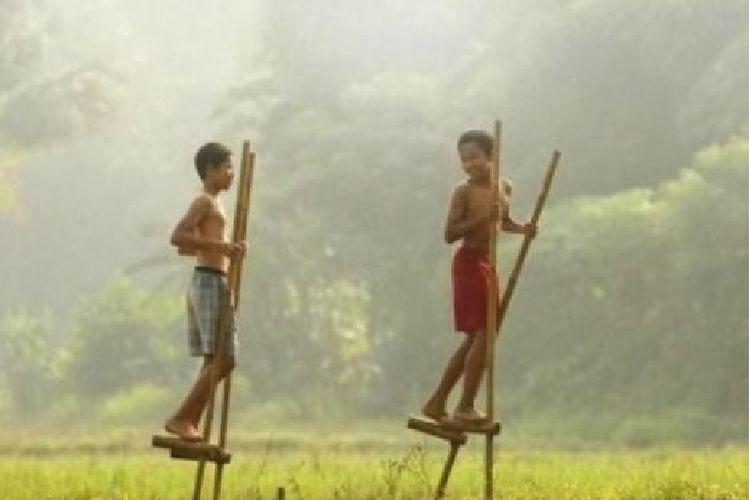 Kenang Masa Lalu Dengan Permainan Tradisional