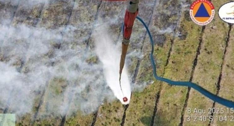Kerahkan Tiga Helikopter Padamkan Karhutla di Sumsel, BPBD Lakukan 89 Kali Water Bombing
