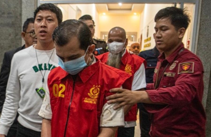 Korupsi Distribusi Semen, Mantan Direktur dan Kabag Keuangan PT BMU Ditahan Jaksa