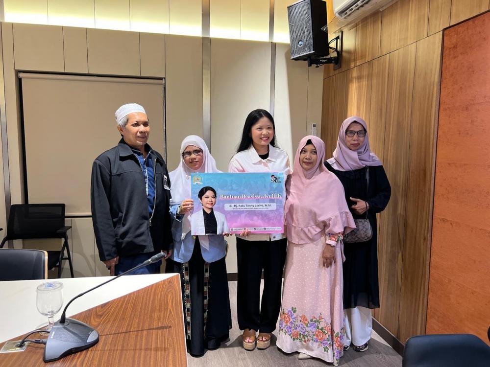 Mahasiswa Tunanetra Berprestasi Tak Luput dari Beasiswa dr Ratu Tenny Leriva