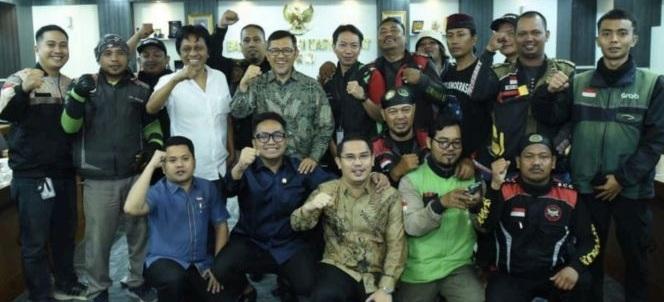 Ojol Tuntut Potongan Aplikasi Jadi 10 Persen, BAM DPR: Saat Ini Total Potongan 20 Persen