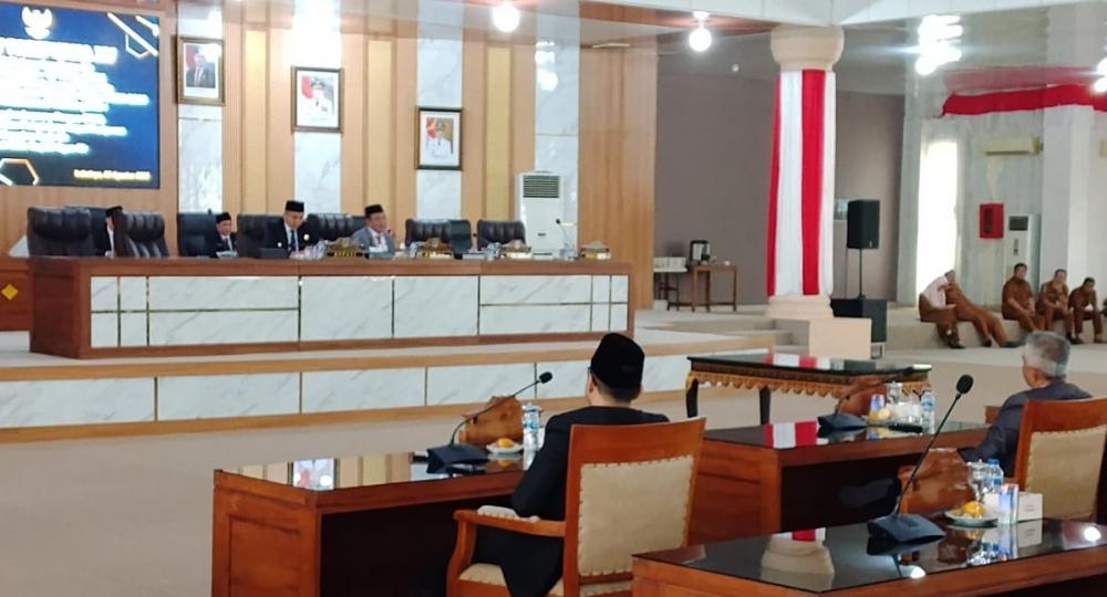 Paripurna Bahas RPJMD Ogan Ilir Ricuh: Lebih dari Separuh Anggota DPRD Mangkir, Sidang Diskors Dua Kali dan Akhirnya Ditunda