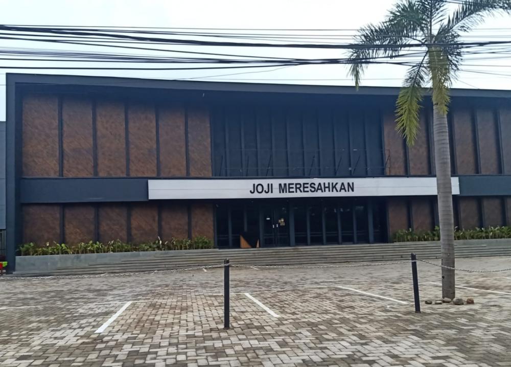 Pemkot Kaji Ulang Perizinan, Holywings Lepas Logo Berganti Joji Meresahkan