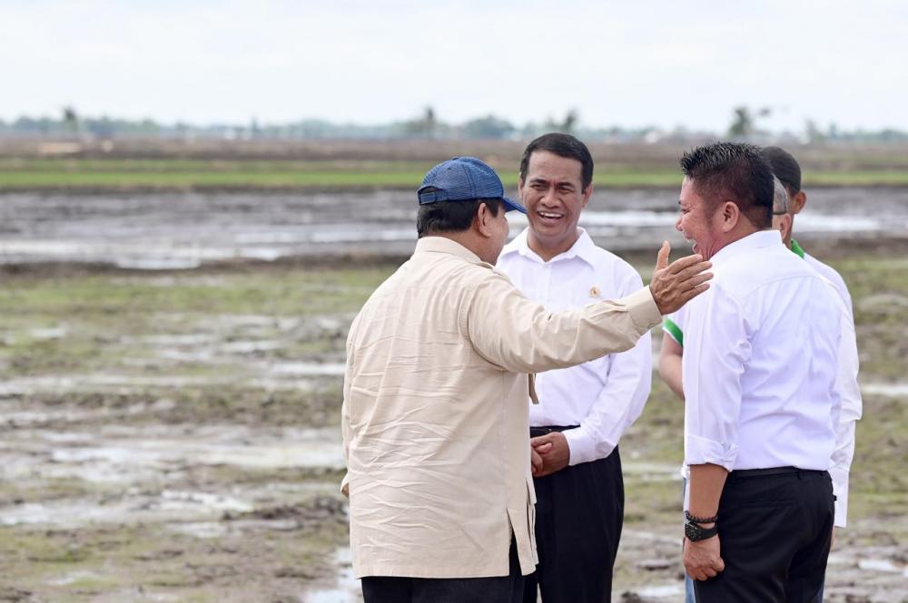 Presiden Prabowo Tebar Benih Padi Dengan Teknologi Drone Pada Lahan Oplah 105 Ribu Hektar di Ogan Ilir