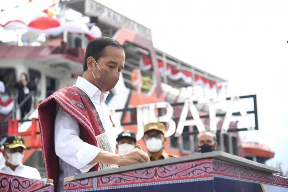Presiden Resmikan Tujuh Pelabuhan Penyebrangan dan Empat KMP di Kawasan Danau Toba