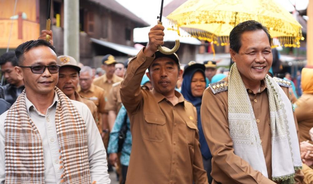 Rencanakan Pelebaran Jalan Pulau Panggung–Segamit, Bupati Edison: Lebar Jalan Akan Ditambah Minimal 2 Meter