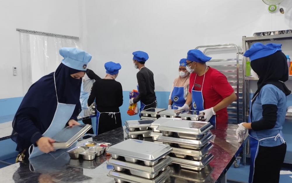 Resmi Beroperasi, Dapur SPPG Muntang Tapus Siapkan 2.750 Porsi Makanan Bergizi untuk Pelajar di Prabumulih Barat