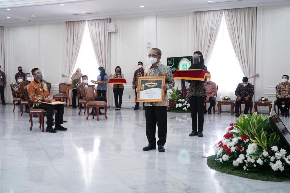 Serius Kelola Pertanian, Gubernur HD Terima Penghargaan Abdi Bakti Tani 2021