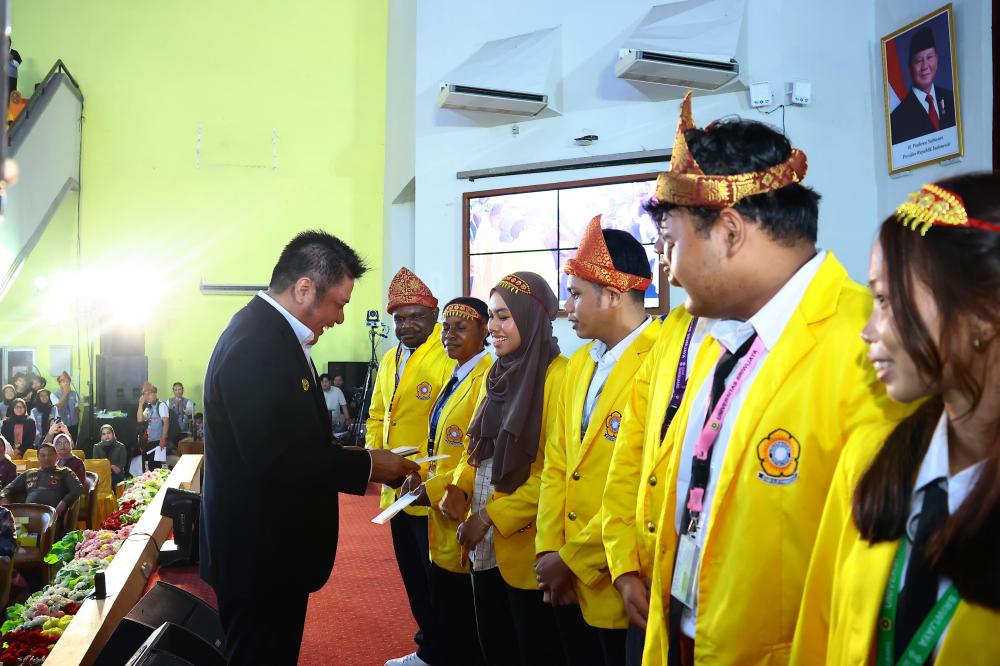 Siap Songsong Indonesia Emas 2045, Mahasiswa Baru Unsri Dapat Tiga Bekal dari Gubernur Herman Deru