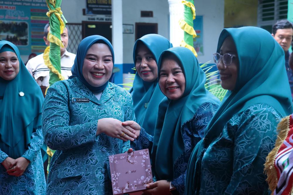 Staf Ahli TP PKK Sumsel Lidyawati Cik Ujang Dorong Revitalisasi Dasawisma saat Kunjungan Kerja ke OKU Timur