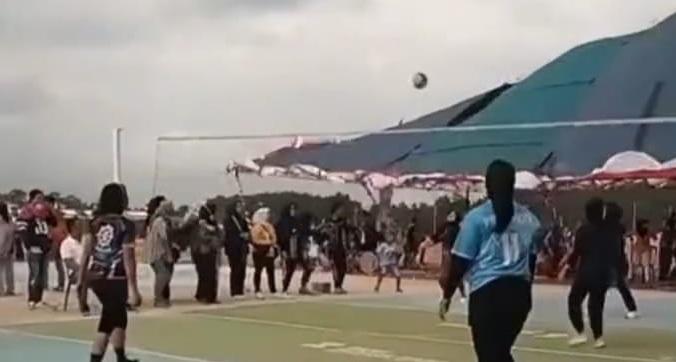 Tenda Roboh Diterjang Angin Kencang Saat Pertandingan Voli di Prabumulih, Dua Orang Alami Luka