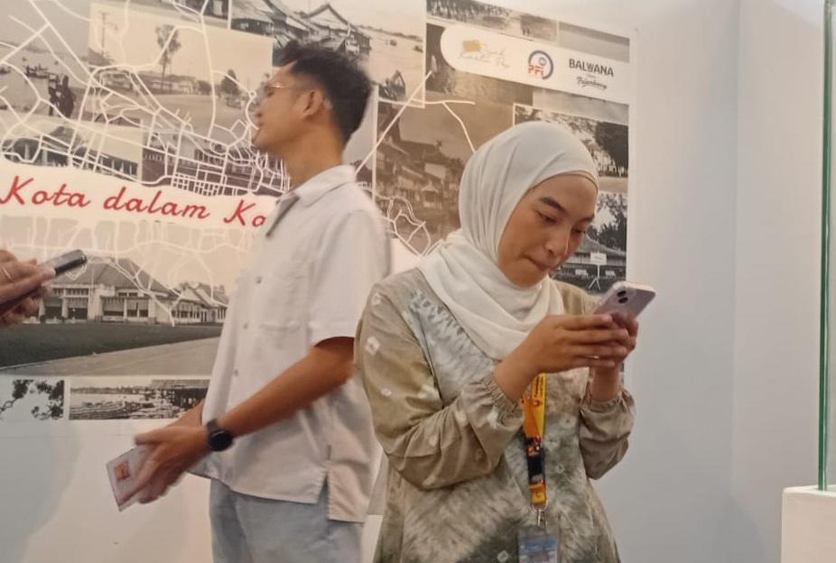 Ungkap Jejak Sejarah Kota Palembang Lewat Kartu Pos Kolonial, Balwana Van Palembang 2025 Hidupkan Memori Kota Tua