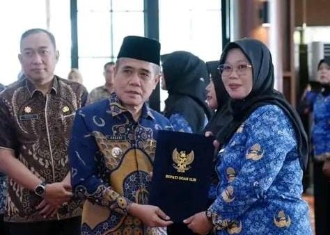 Wabup Ardani Serahkan SK Definitif 59 Kepala Sekolah di Ogan Ilir, Tekankan Peningkatan Mutu Pendidikan dan Penurunan ATS