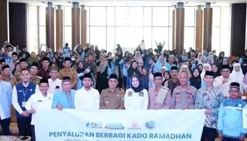 Wabup Ogan Ilir Serahkan Bansos untuk Guru Ngaji, Dorong Penguatan Pendidikan Al-Qur’an di Daerah