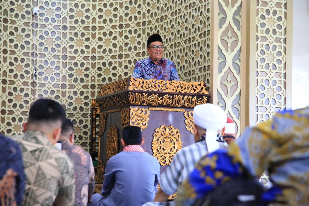 Wagub Cik Ujang Inisiasi Safari Sholat Jumat untuk Meningkatkan Komunikasi dengan Masyarakat