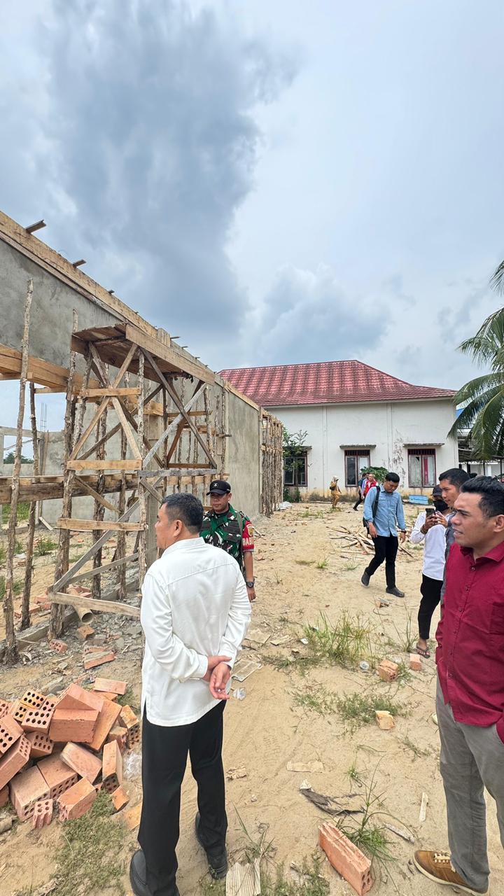 Wakil Ketua DPRD Sumsel Tinjau Progres Pembangunan Koperasi Merah Putih di Desa Sembadak Ogan Ilir