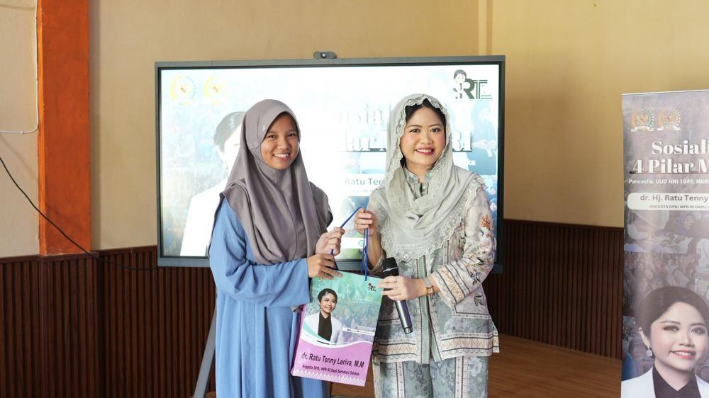 dr Ratu Tekankan Nilai-Nilai Pancasila dalam Sosialisasi Empat Pilar Kebangsaan di Pondok Pesantren Kiai Marogan