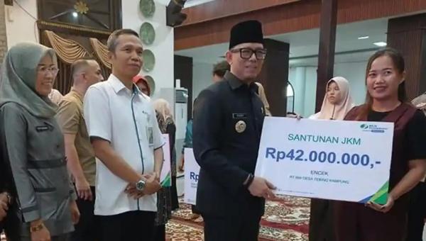 16 Ahli Waris Perangkat Desa di OKU Terima Santunan Kematian Rp42 Juta dari BPJS Ketenagakerjaan