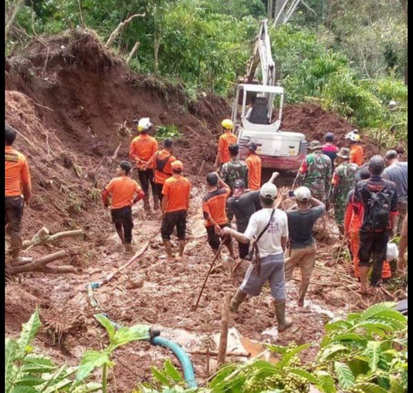 2 Tewas dan 3 Hilang Akibat Longsor di Way Kanan