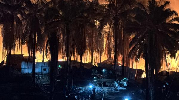 Api Mengamuk di Sumur Minyak Ilegal Hindoli Muba, Kendaraan Diduga Hangus Terbakar