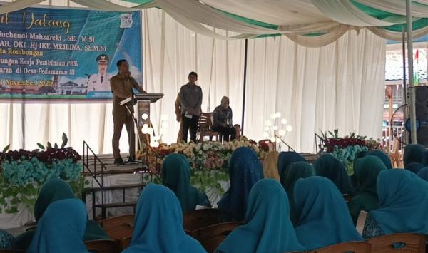 Bupati Muchendi Khawatir Tradisi Membuat Tikar Purun Pedamaran Mulai Punah, Ajak PKK Lestarikan Kearifan Lokal