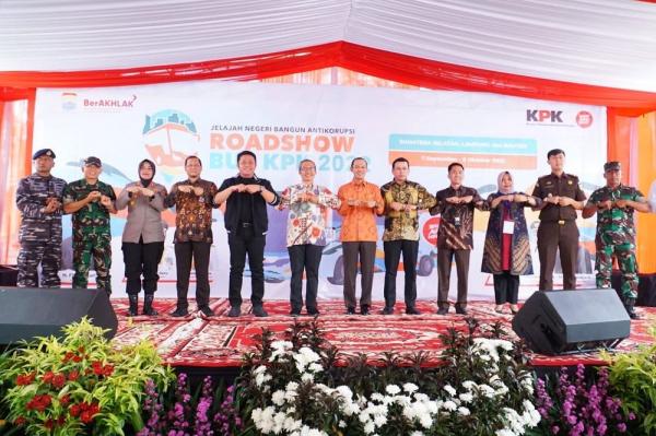 Dampingi Wakil Ketua KPK, Herman Deru Buka Roadshow Bus Antikorupsi di Sumsel