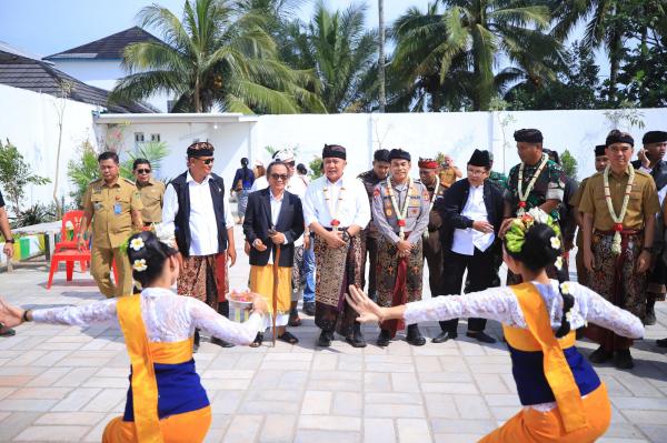 Dapat Gelar Adat dari Umat Hindu Bali, Herman Deru Tegaskan Pentingnya Persatuan dalam Keberagaman