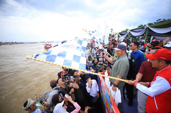 Gubernur Herman Deru Dorong Lomba Perahu Bidar Palembang Jadi Agenda Wisata Dunia