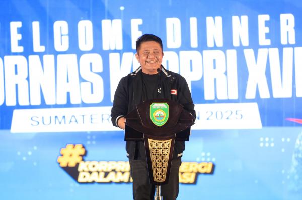 Gubernur Herman Deru Jamu Hangat Kontingen Pornas KORPRI 2025 dengan Kearifan Lokal Sumsel