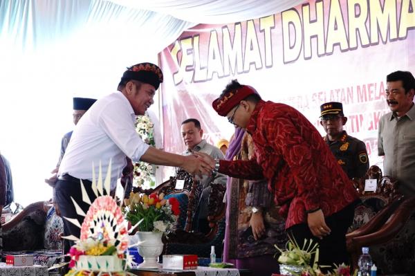 Herman Deru Ajak Umat Hindu di OKI Tetap Kedepankan Sikap Toleransi dan Jaga Kerukunan