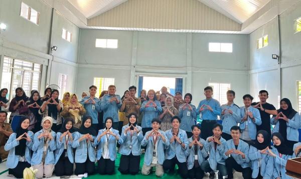 Mahasiswa KKN UIN Raden Fatah Kenalkan QRIS hingga Marketplace, Dorong UMKM Desa Tanjung Menang Go Digital