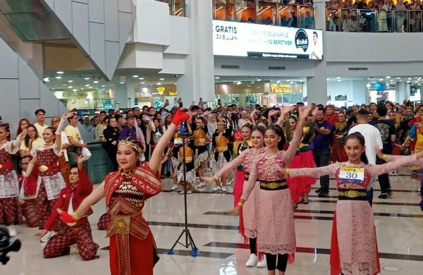MenariDiMall Serentak, Palembang Catat Peserta Terbanyak di Indonesia Menari 2025