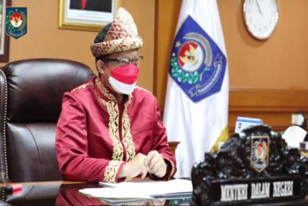 Mendagri Ingatkan APDESI Tak Terlibat Politik Praktis