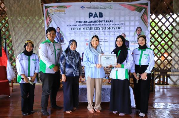 Menjadi narasumber PAB LABS UIN Raden Fatah, dr. Ratu Tenny Leriva: Mahasiswa harus adaptif di era kompetitif