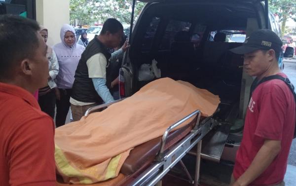 Motor Tertabrak Kereta Api di Perlintasan Tanpa Palang Pintu di Prabumulih, Pelajar SMP Tewas Tragis