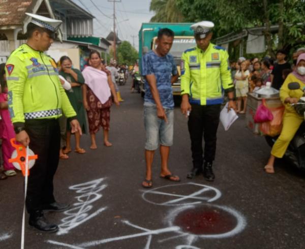 Pengendara Motor Tewas Terlindas Truk di OKI, Polisi Ingatkan Pentingnya Jaga Jarak Aman
